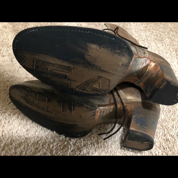 Boots - Picture 3 of 8